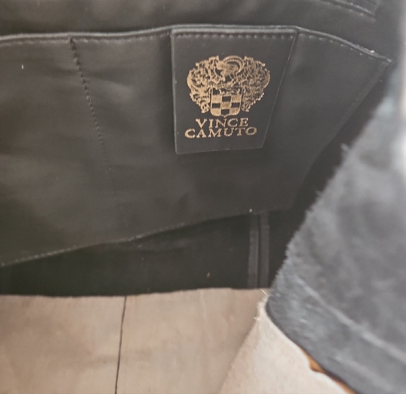 Vince Camuto Leopard Print Shoulder Bag with Black Trim - Picture 5 of 12